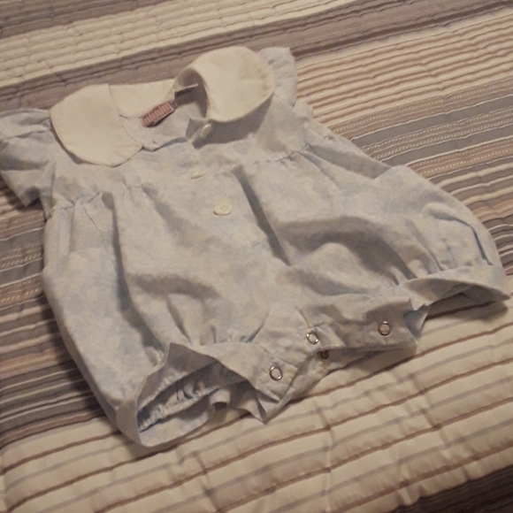 Infant onesie - Picture 1 of 4